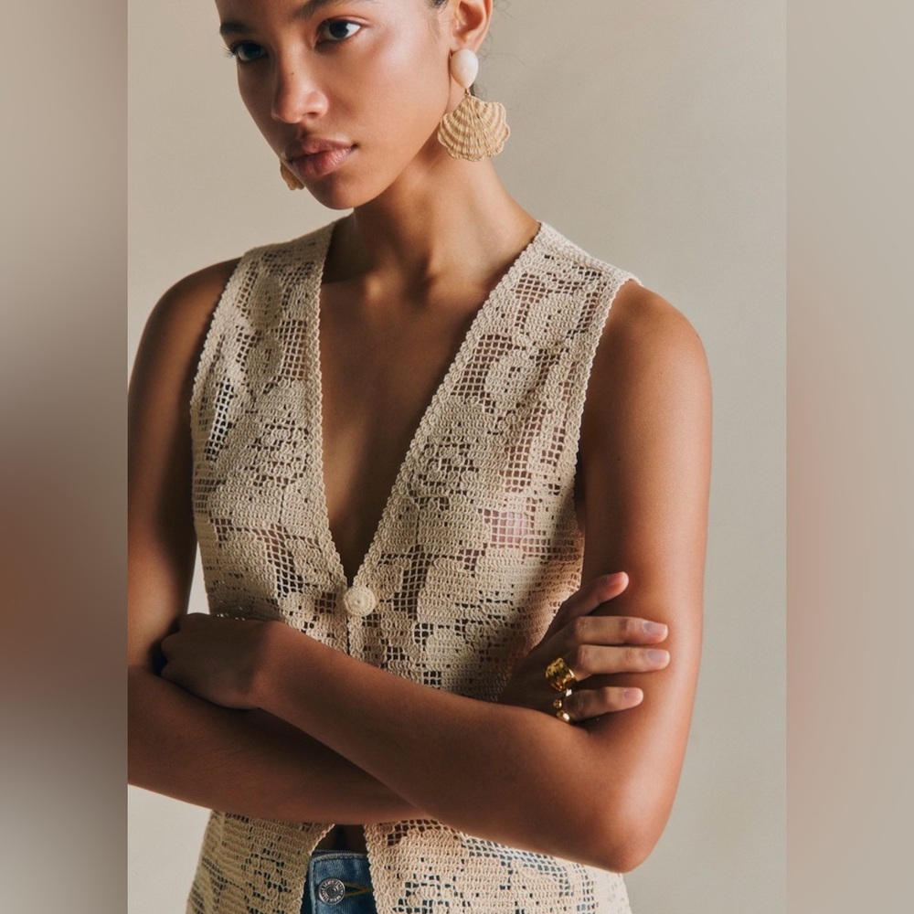 Sézane Crochet Lace V-Neck Vest in Light Beige - Picture 4 of 6